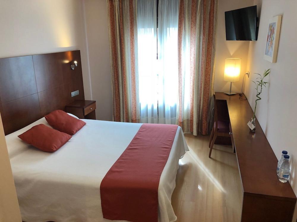 Hotel Jaques Jaca Exterior photo