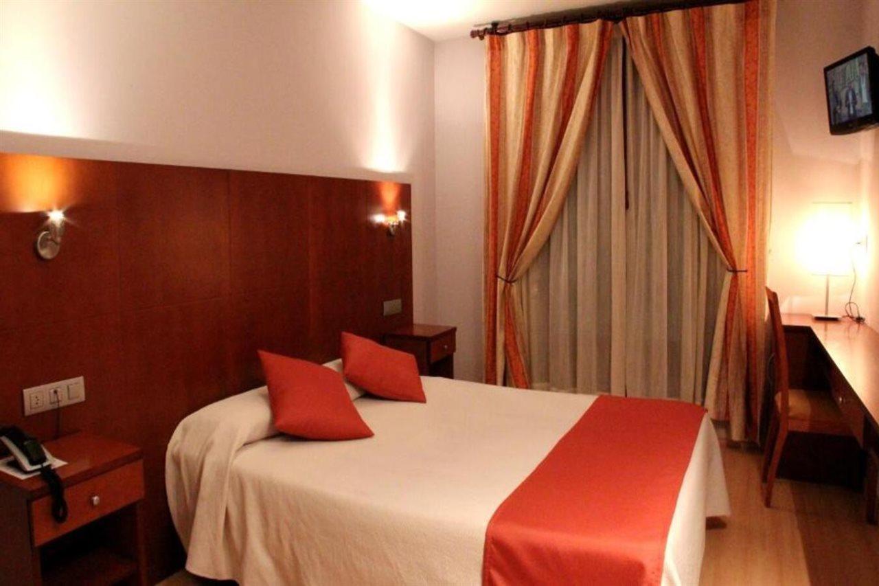 Hotel Jaques Jaca Exterior photo