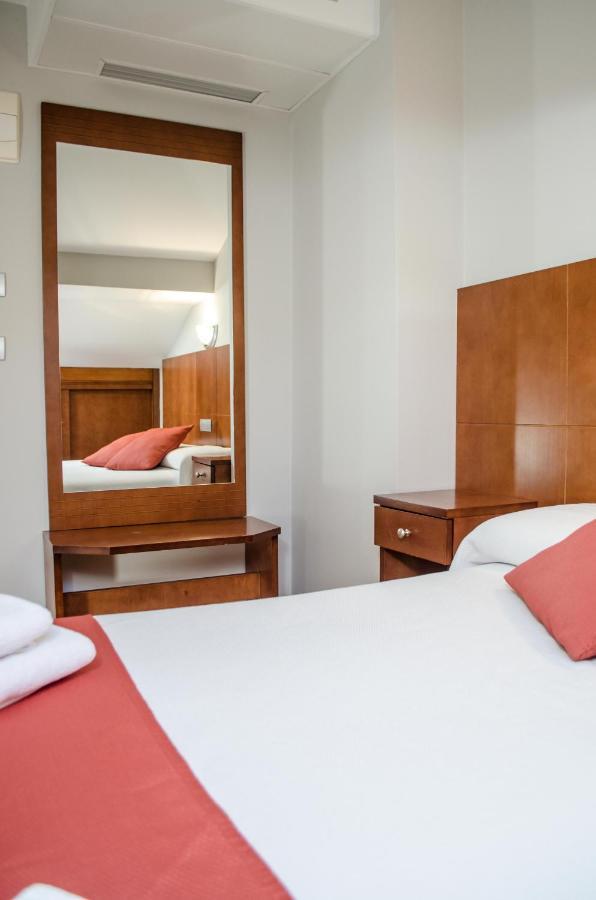 Hotel Jaques Jaca Exterior photo