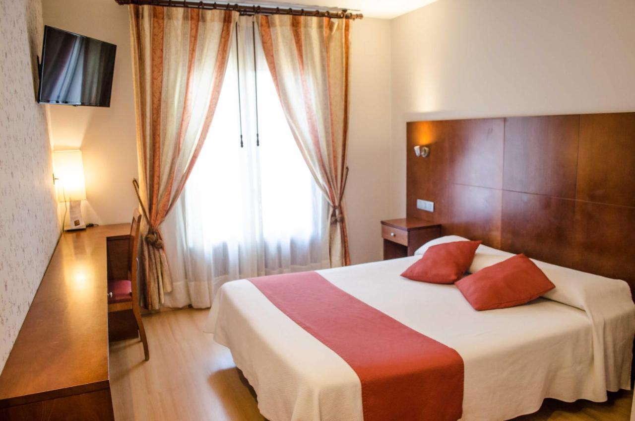 Hotel Jaques Jaca Exterior photo