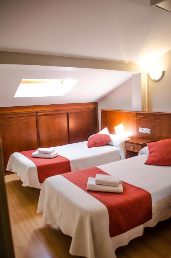Hotel Jaques Jaca Exterior photo