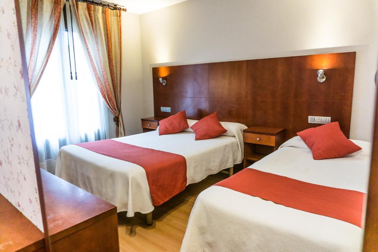 Hotel Jaques Jaca Exterior photo