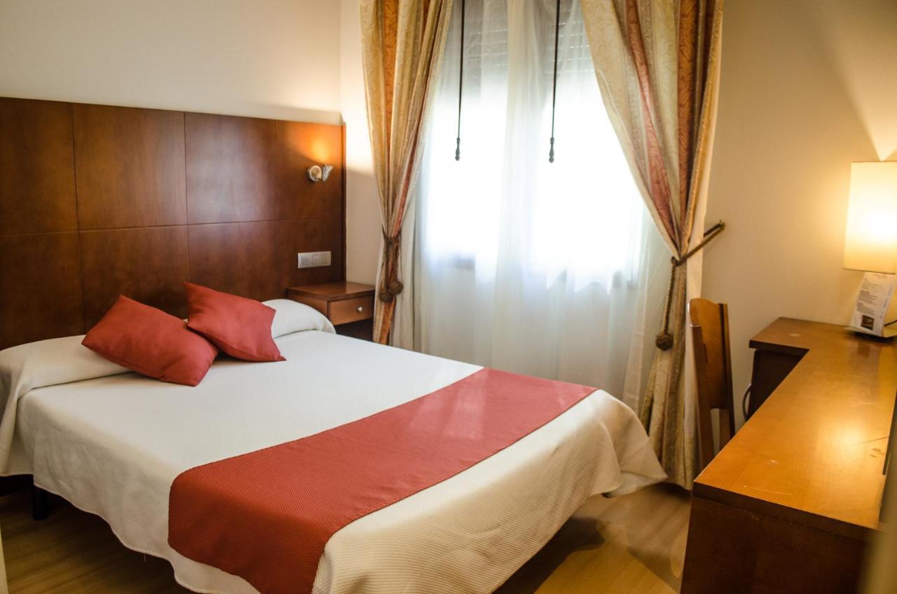 Hotel Jaques Jaca Exterior photo