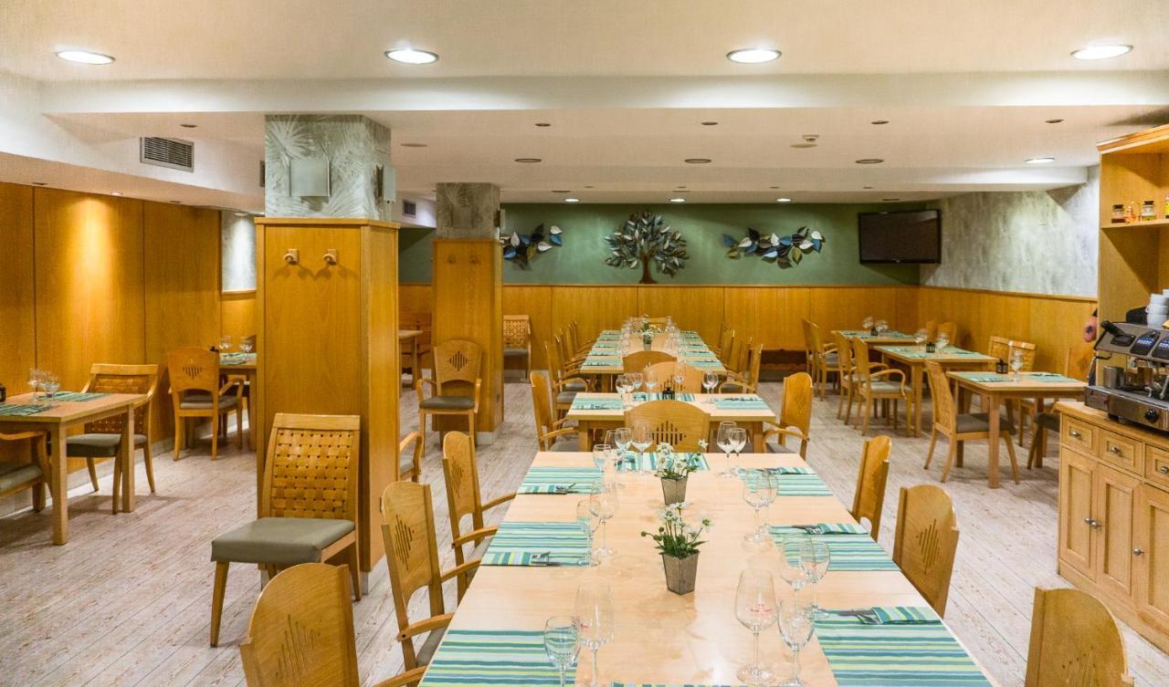 Hotel Jaques Jaca Exterior photo
