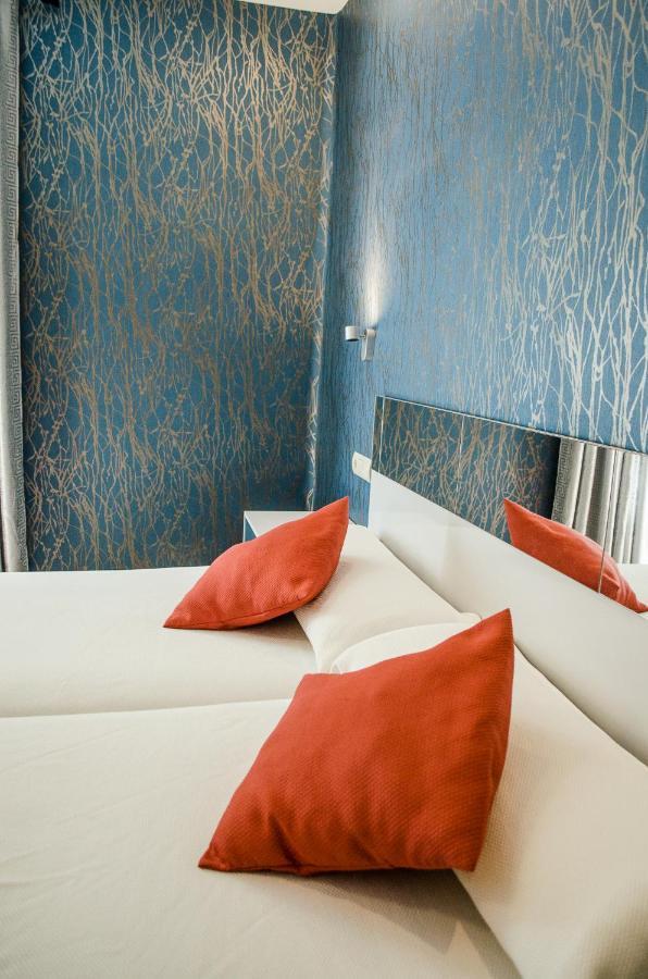 Hotel Jaques Jaca Exterior photo